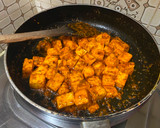 સ્પાઈસી વેજ પનીર ટિક્કા પીઝા  (No Oven No Yeast) રેસીપી સ્ટેપ3ફોટો