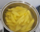 Foto langkah ke 2 dari resep Kentang goreng homemade.