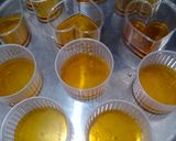 Gambar langkah 1 resipi Puding Karamel Pandan Tanpa Telur.
