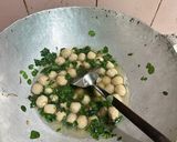 Foto langkah ke 2 dari resep Indomie Baso Daun Kelor.