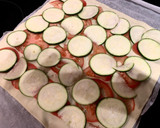 Foto del paso 3 de la receta: Hojaldre de tomate 🍅 calabacín 🥒 y mozzarella 🧀