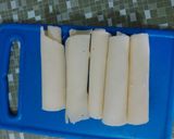 Foto del paso 1 de la receta: Empanadas de tomate, queso y salchichas