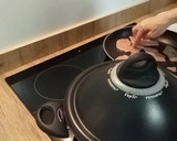 Foto del paso 3 de la receta: Salteado de espárragos con setas shiitake y pavo
