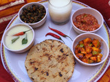 જુવાર ભાખરી (Sorghum Bhakhari recipe in Gujarati)