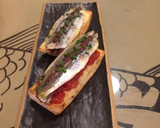 Foto del paso 5 de la receta: Tosta de boquerón con olivada y tomate 🍅fresco