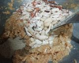 A picture of step 8 of Urad Dal Halwa.