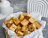 Foto langkah ke 5 dari resep Mini Garlic Bread / Garlic Crouton With Sourdough Loaf.