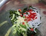 夏日開胃料理-洋蔥小黃瓜涼拌海帶芽的食譜步驟4照片