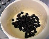 Une image de l'étape 8 de Gâteau aux quetsches, mûres, prunes d’ente et mascarpone.
