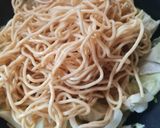 รูปขั้นตอนการทำที่ 3 ของ ผัดเส้นเหลือง