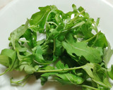 Foto del paso 2 de la receta: Rodaballo en salsa verde con ensalada de mejillones