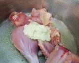 A picture of step 2 of Chicken qorma.