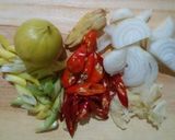 Foto langkah ke 2 dari resep Bawal Goreng Saus Padang.