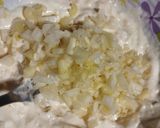 Foto del paso 2 de la receta: Aperitivo fácil: tostado con roquefort, apio y nuez