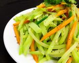 Hình bước làm 3 của món Su Su Cà Rốt Xào Tỏi