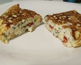 Foto del paso 4 de la receta: Tortilla de gulas, queso y pimientos