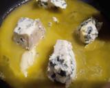 Foto del paso 3 de la receta: Pollo al roquefort con bacon