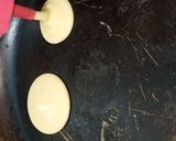 A picture of step 4 of Mini pancakes 🥞😋 (مننی پین کیک).
