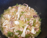 Foto del paso 3 de la receta: Arroz caldoso con bogavante calamar y gambas