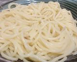 Foto langkah ke 2 dari resep Aglio E Olio : Shrimp And Salmon Pasta.
