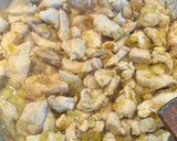 Foto del paso 2 de la receta: Pechuga de pollo de corral con puerros a la crema