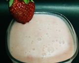 A picture of step 17 of Caramelized Strawberry Milkshake.