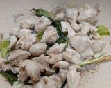 Foto langkah ke 2 dari resep Asem-asem Daging Ayam.