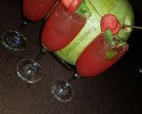 A picture of step 4 of Melon mujito.