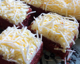 Foto langkah ke 7 dari resep Bolu RedVelvet Tabur Keju.