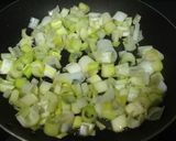 Foto del paso 5 de la receta Rollitos de tortilla con salsa de pimiento