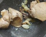 গার্লিক- চিকেন স্যুপ (garlic chicken soup recipe in Bengali) রেসিপির ধাপ 2 ছবি