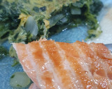Foto del paso 3 de la receta: 🌿 🧡 Salmón con tortilla de espinacas