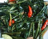 Foto langkah ke 5 dari resep Cah Kangkung Simple + Tips.