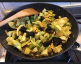 Une image de l'étape 3 de Tajine poulet fenouil pruneaux.