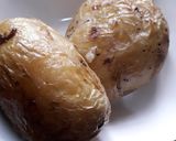 A picture of step 2 of Rosted cheese potato.