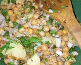 A picture of step 5 of Kathiawari Chickpea Chaat.