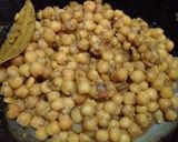 A picture of step 4 of Spicy Channa chaat.