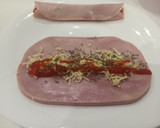Foto del paso 1 de la receta: Rollitos de jamón con mozzarella y tomate