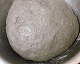 Hình bước làm 3 của món Hamburger nguyên cám tinh than tre