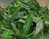 Foto langkah ke 3 dari resep Cah kangkung bumbu terasi.