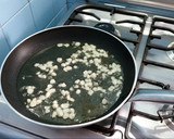 Foto del paso 2 de la receta: Ensalada Tibia con un Salteado de Pollo con Champiñones
