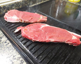 Foto del paso 5 de la receta: Entrecot de vaca rubia gallega en salsa de yogurt