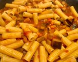 Une image de l'étape 4 de Rigatoni à l’aubergine.