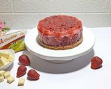 Foto langkah ke 10 dari resep Strawberry Cheesecake.