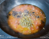 Foto del paso 3 de la receta: Macarrones con salsa puttanesca y atún