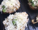 Foto langkah ke 3 dari resep Baked Potato Broccoli with cheese.