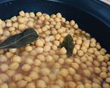 Foto del paso 2 de la receta: Guiso de Garbanzos con Salchichas y vegetales !🥘