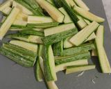صورة لخطوة 1 من وصفة شكشوكة بالبصل والكوسة🥘