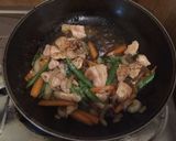 Foto langkah ke 4 dari resep Ayam Fillet Saos Tiram + Buncis + Wortel.