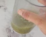 A picture of step 3 of Kiwi ice popsicles.